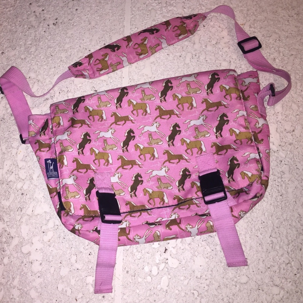 Wildkin Horses messenger laptop bag horse print black & pink - camp work school